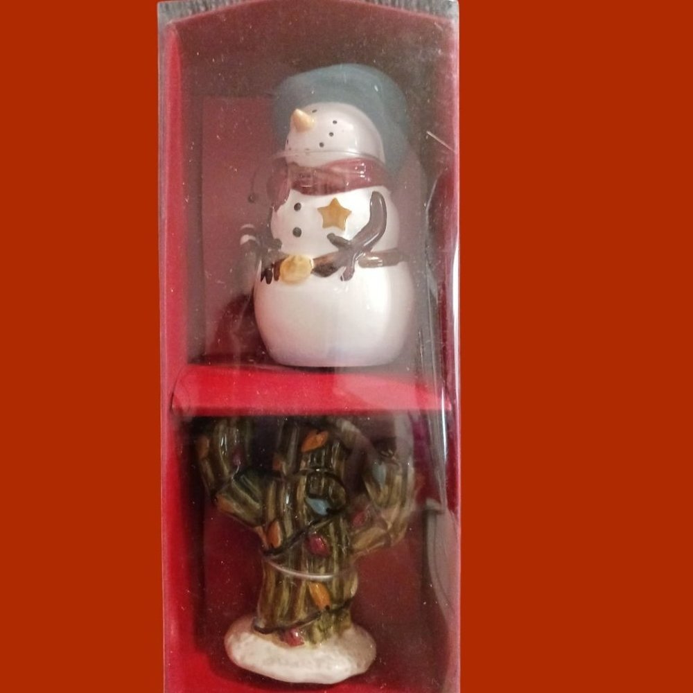 St. Nicholas Square Happy Trails Holiday Salt & Pepper Shakers Set With Western - Picture 2 of 5
